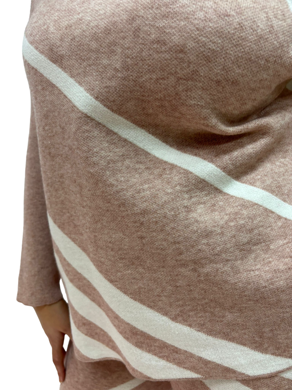 Completo beige da donna in due pezzi lavorato a maglia