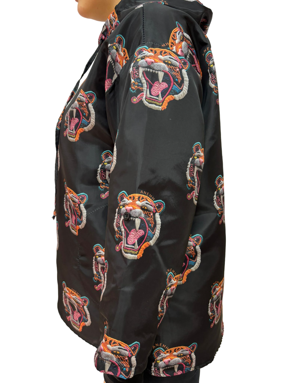 Giubbino antivento multicolore con stampa