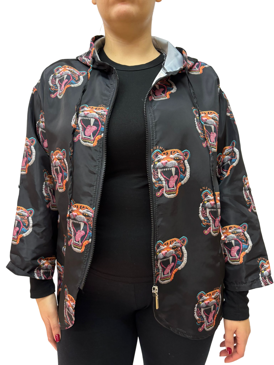 Giubbino antivento multicolore con stampa