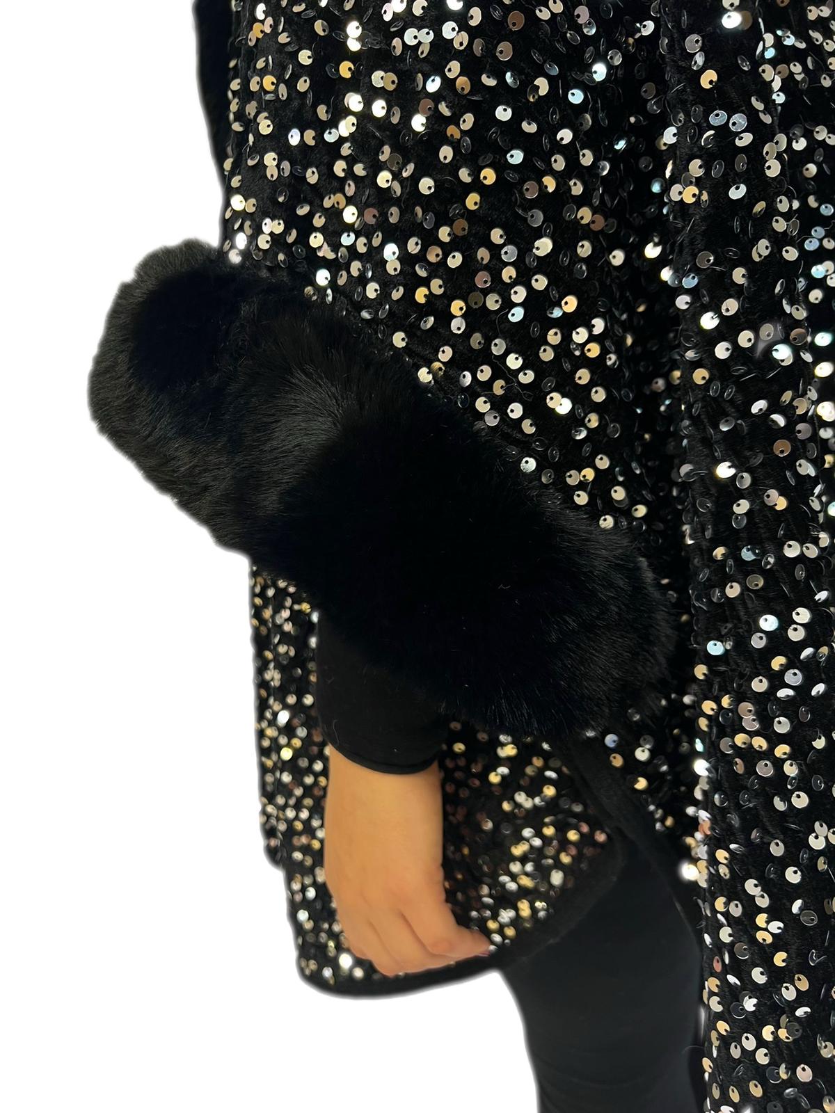 Cappotto mantoux giaccone tessuto a maglia con paillettes rifinito con pelliccia sintetica