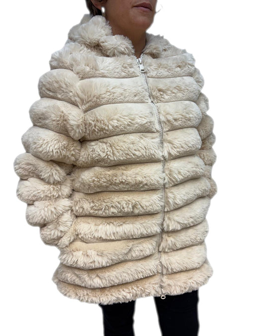 Giaccone in eco pelliccia