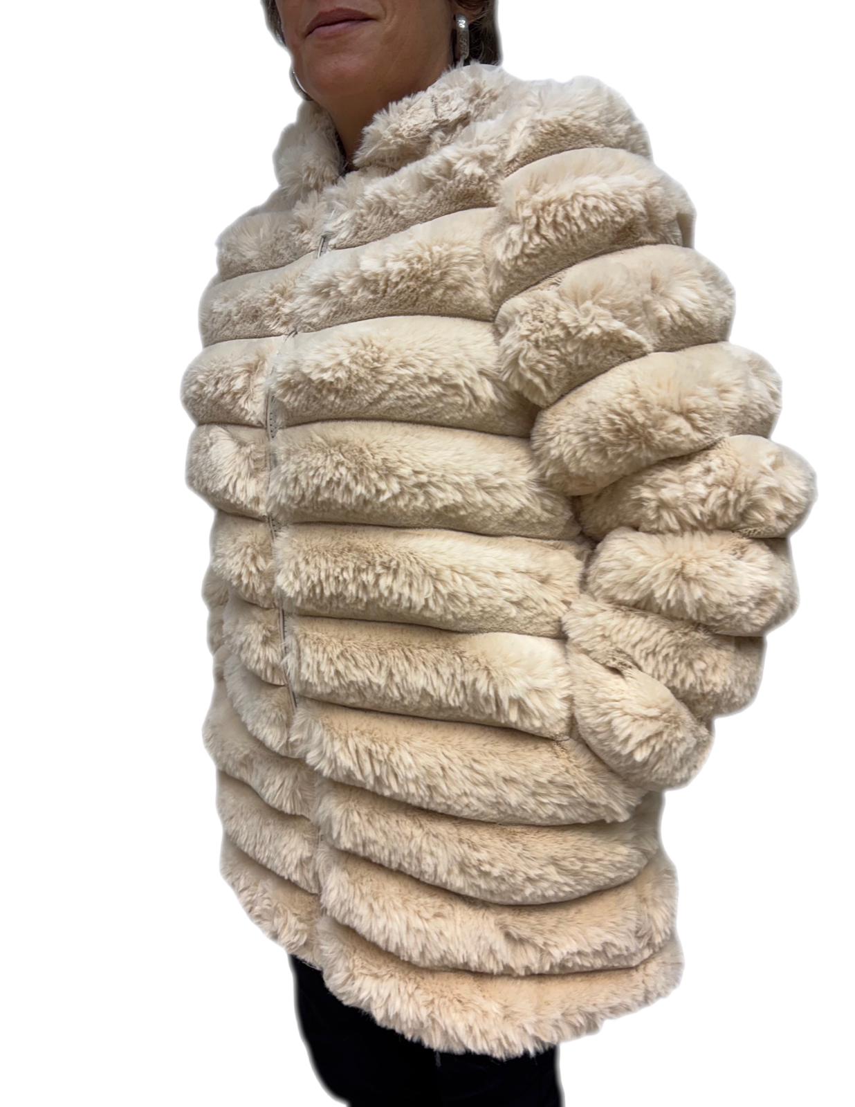 Giaccone in eco pelliccia