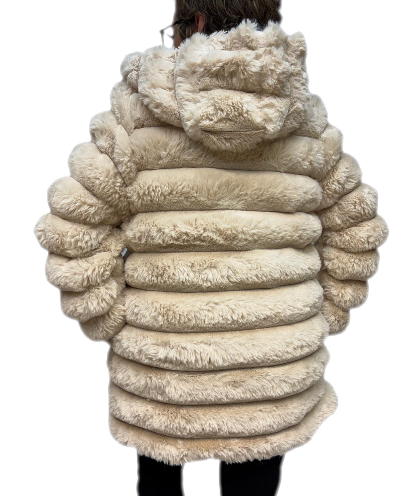 Giaccone in eco pelliccia