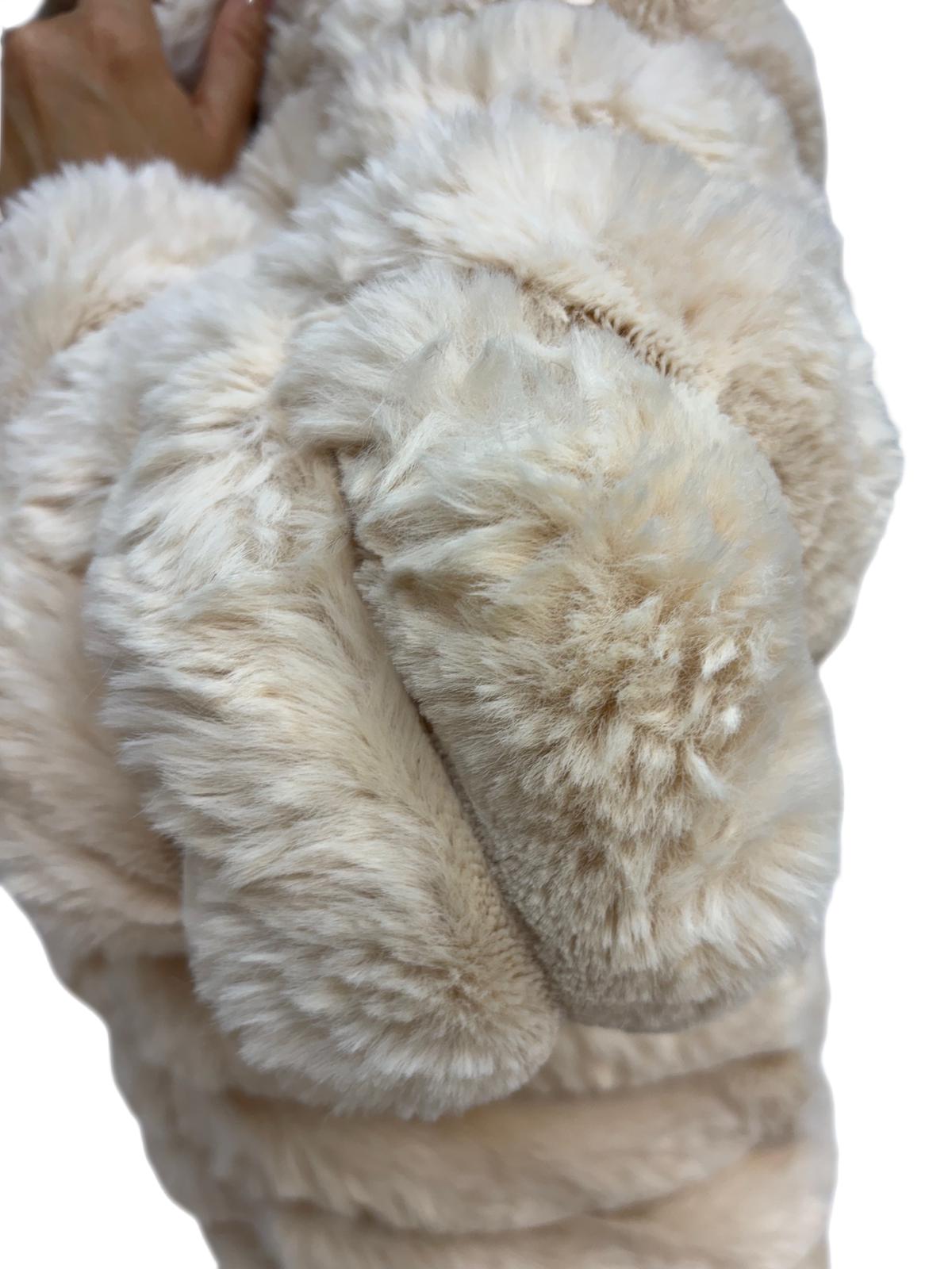 Giaccone in eco pelliccia