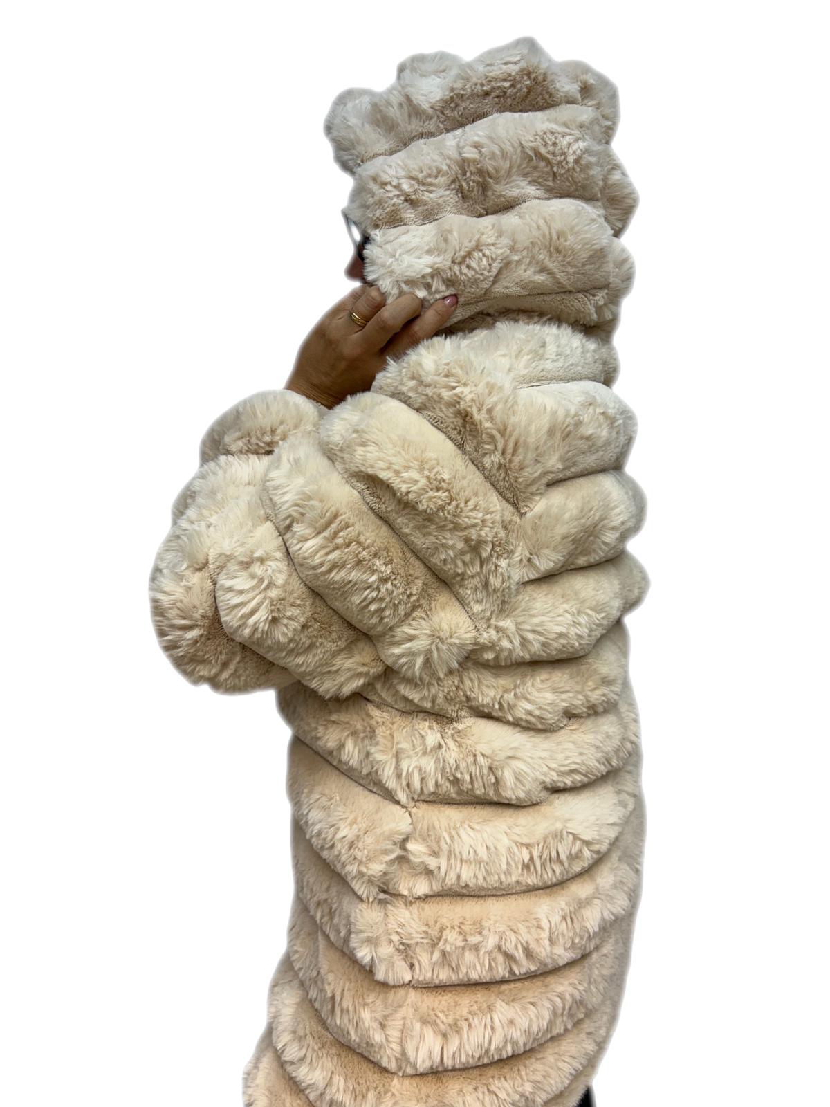 Giaccone in eco pelliccia