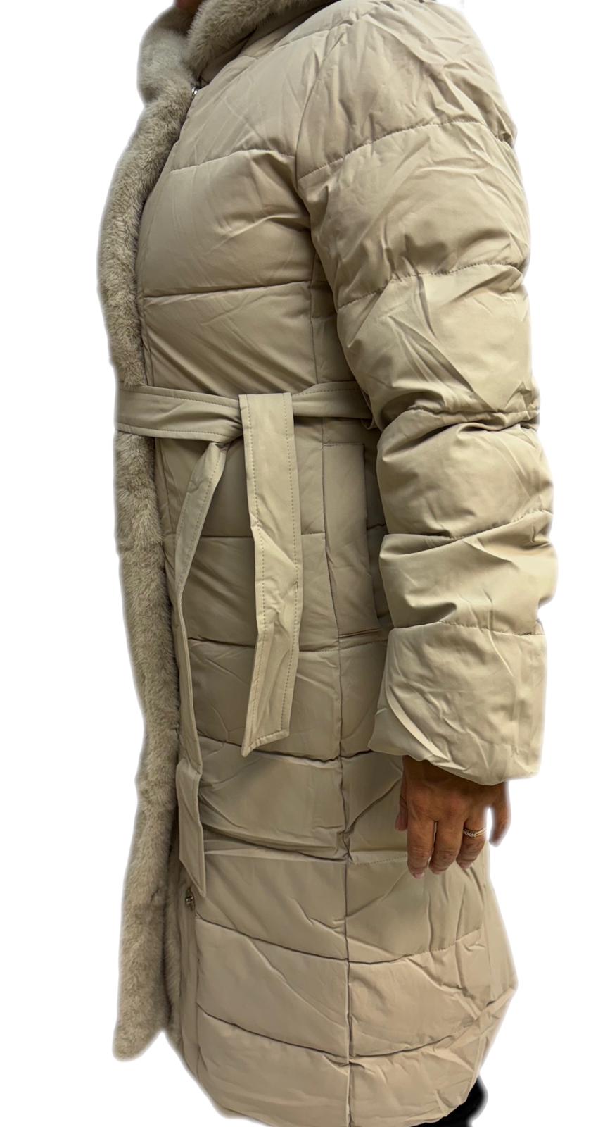 Cappotto trapuntato donna invernale con rifinitura in pelliccia sintetica