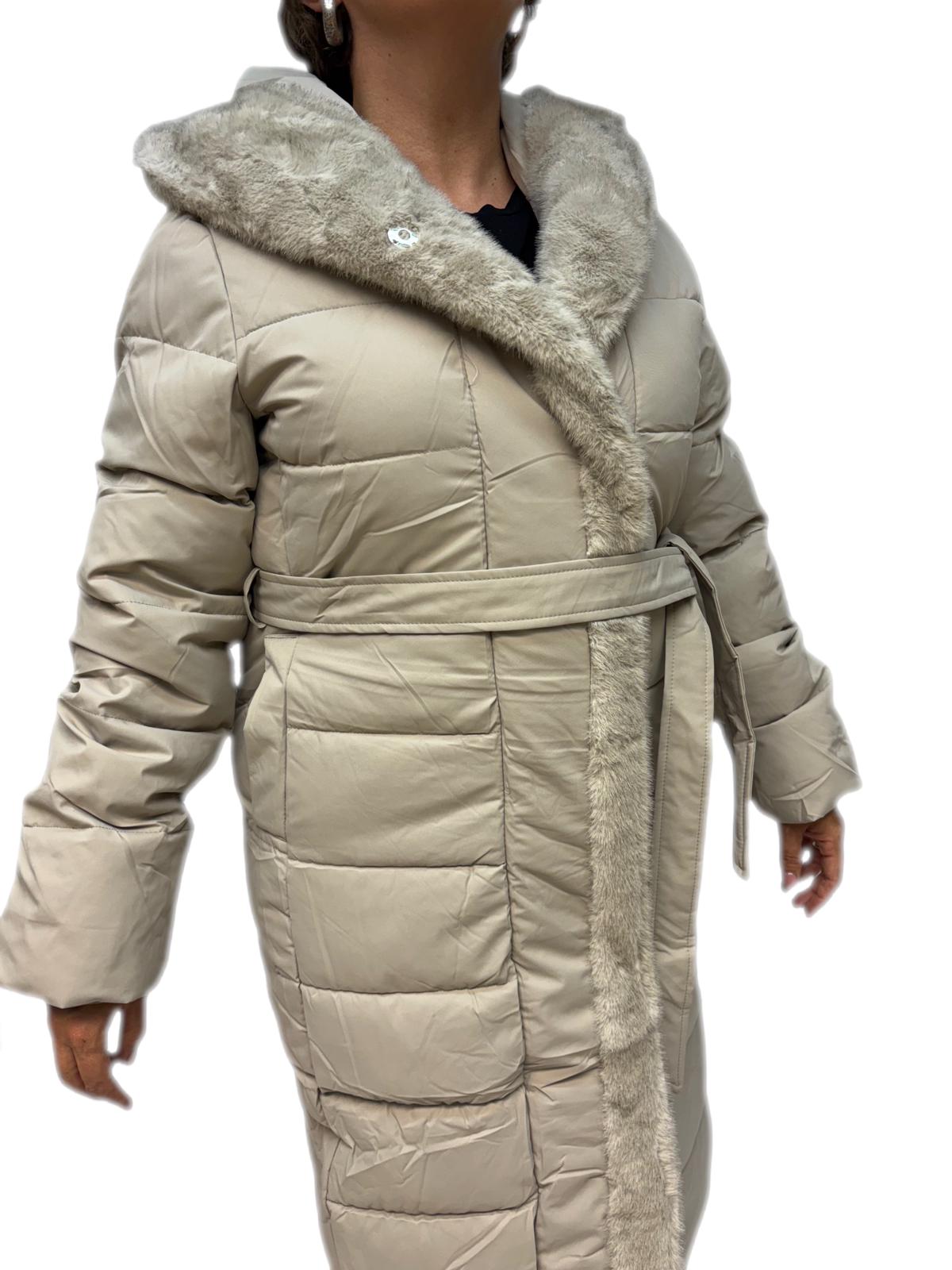 Cappotto trapuntato donna invernale con rifinitura in pelliccia sintetica