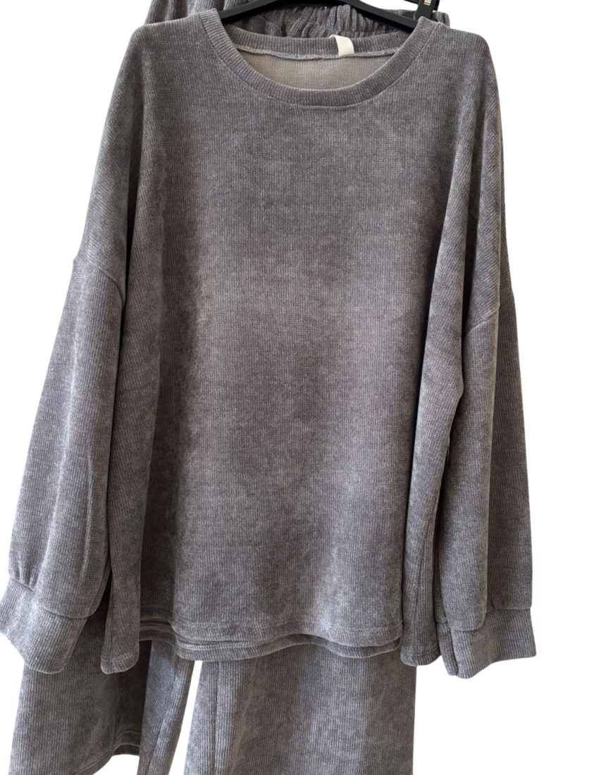 Anzug aus Cordimitat-Strick