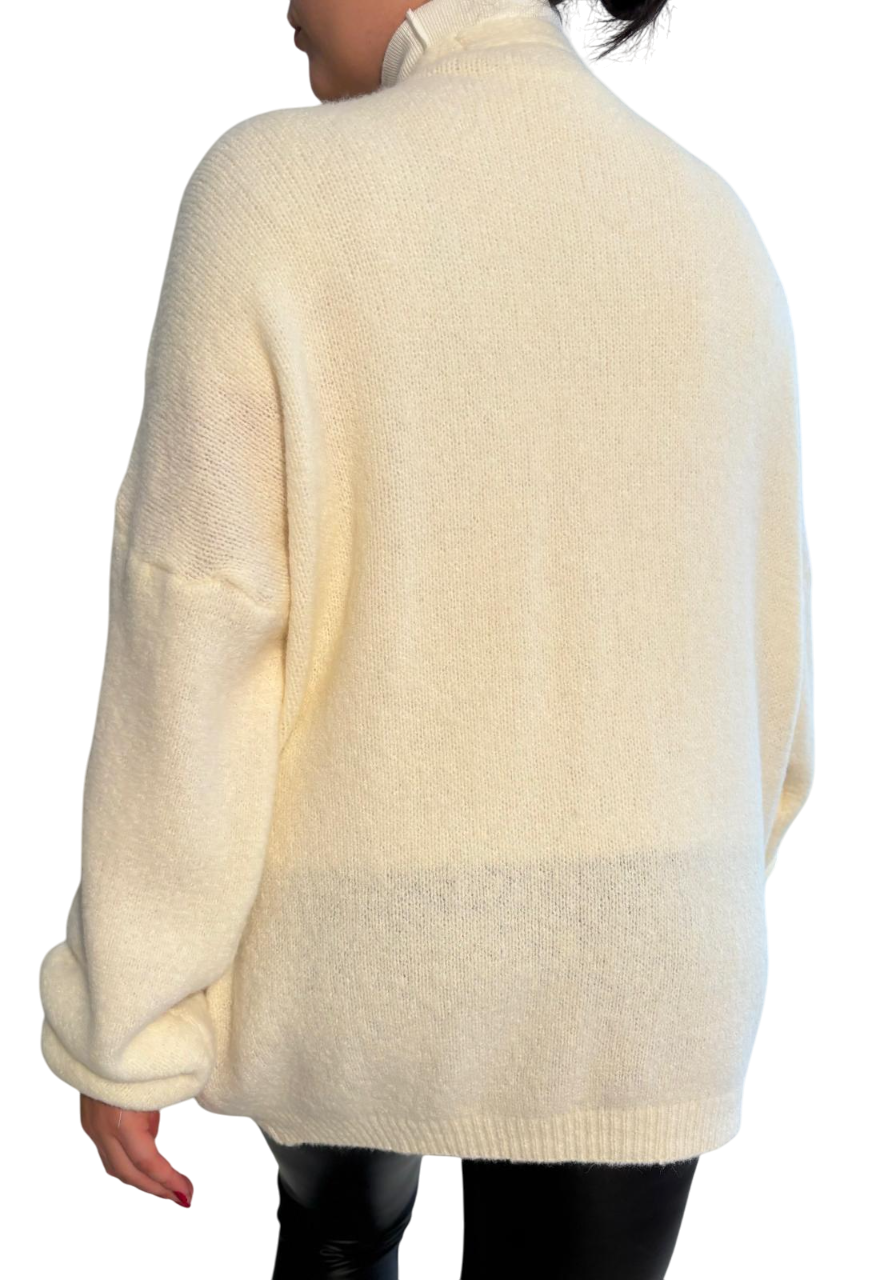 Übergroße Strickjacke mit Knöpfen