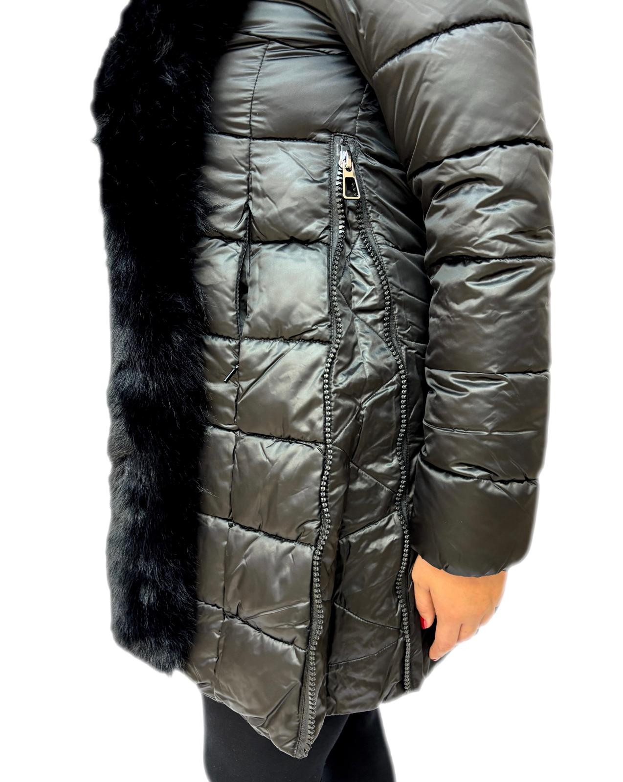 Cappotto trapuntato con pelliccia sintetica e zip