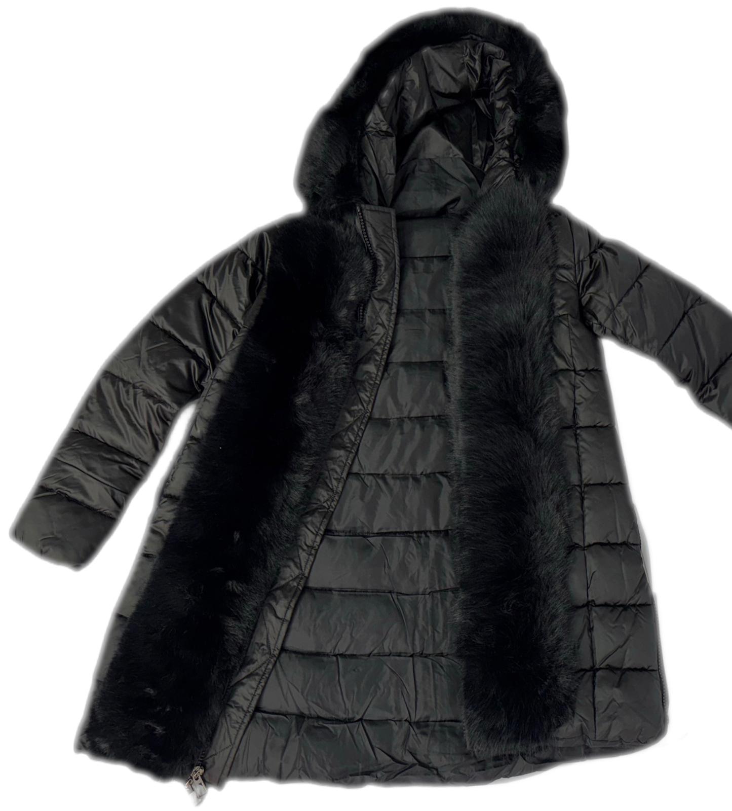 Cappotto trapuntato con pelliccia sintetica e zip