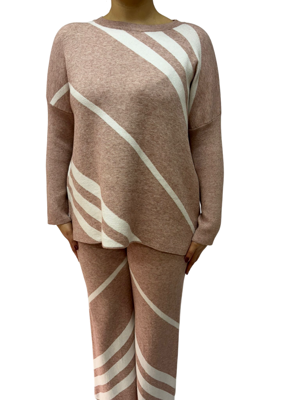 Completo beige da donna in due pezzi lavorato a maglia